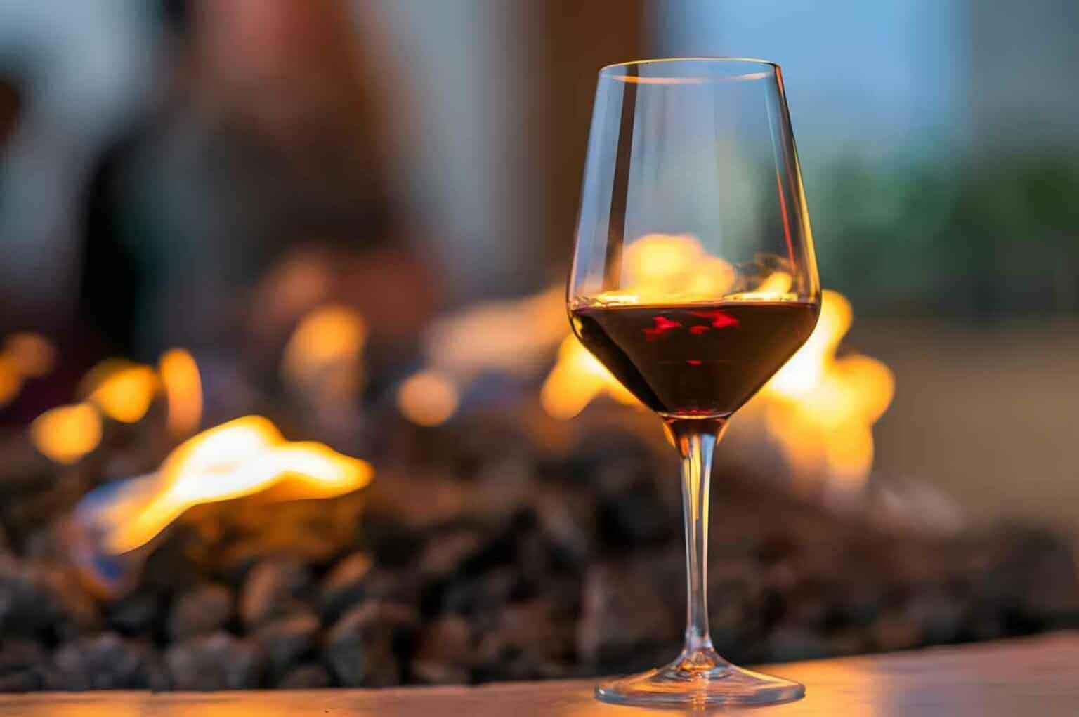 Carmenere-Wine-Guide-History-Regions-Taste-Made-Serving