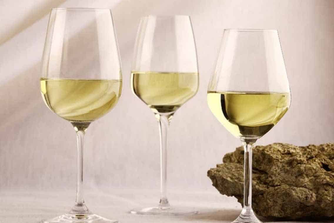 Different-Types-of-Chablis-Wine