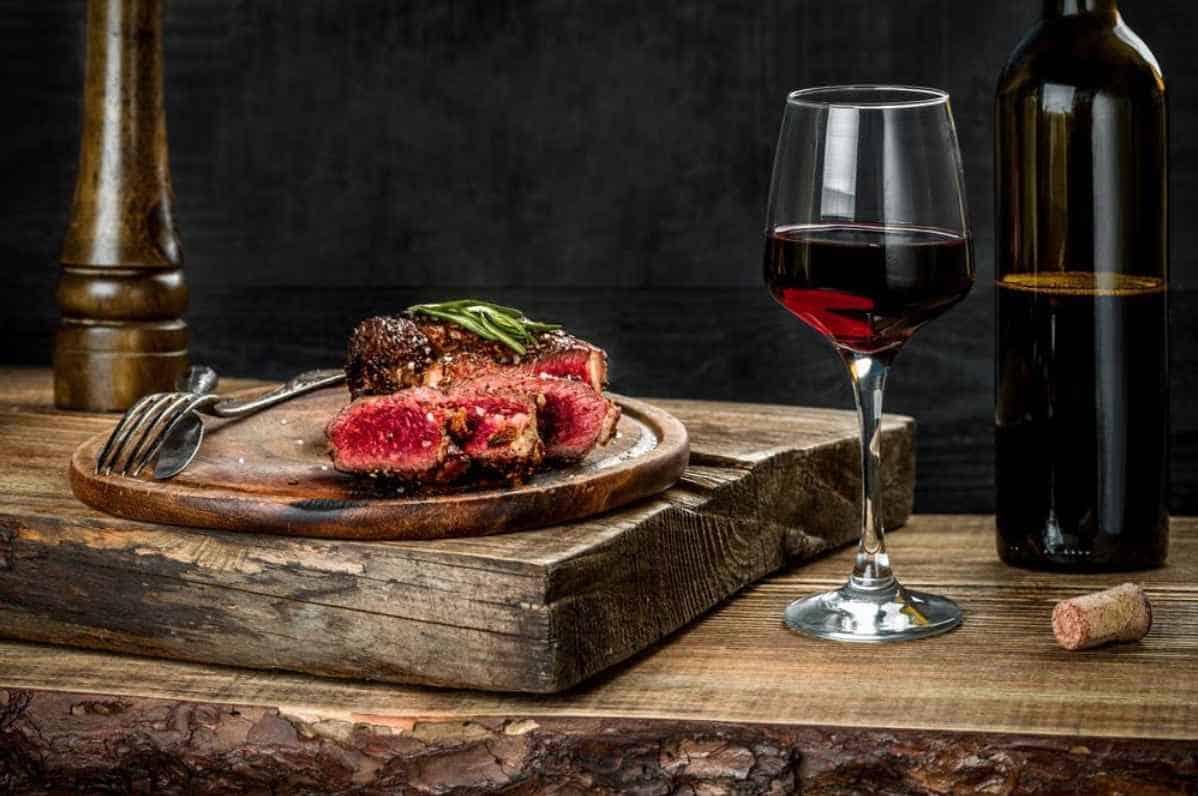 Filet-Mignon-Wine-Pairing-Why-Red-Stands-Out