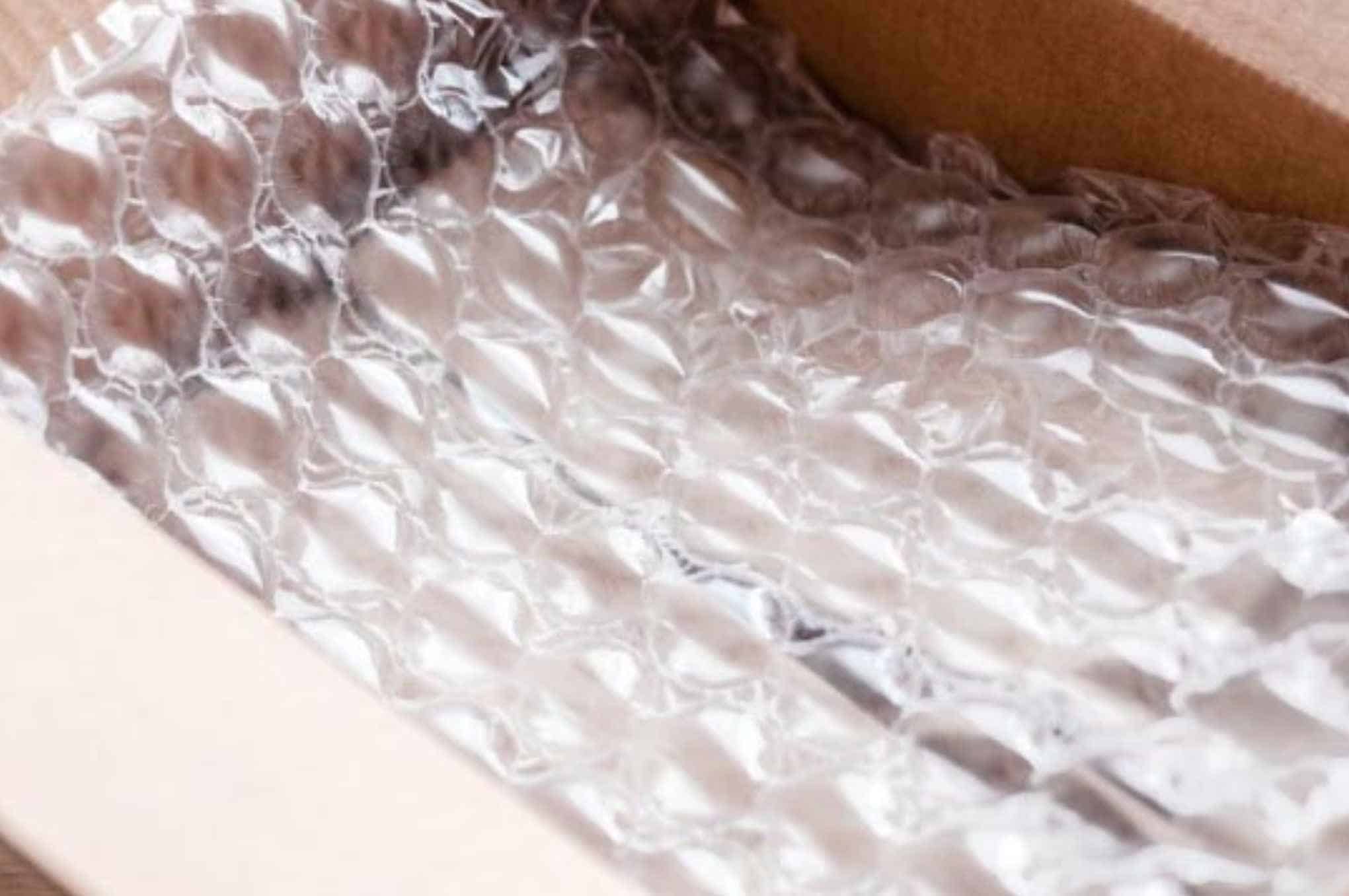 Foam-Cushions-or-Bubble-Wrap