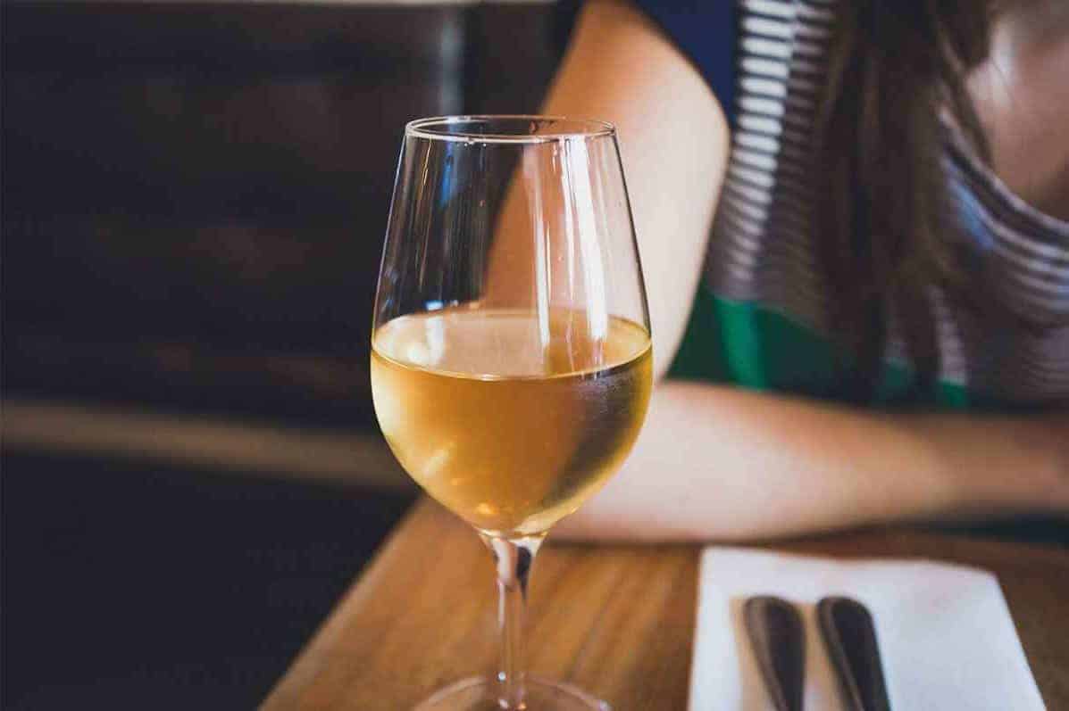 How-to-Drink-Chenin-Blanc-Wine