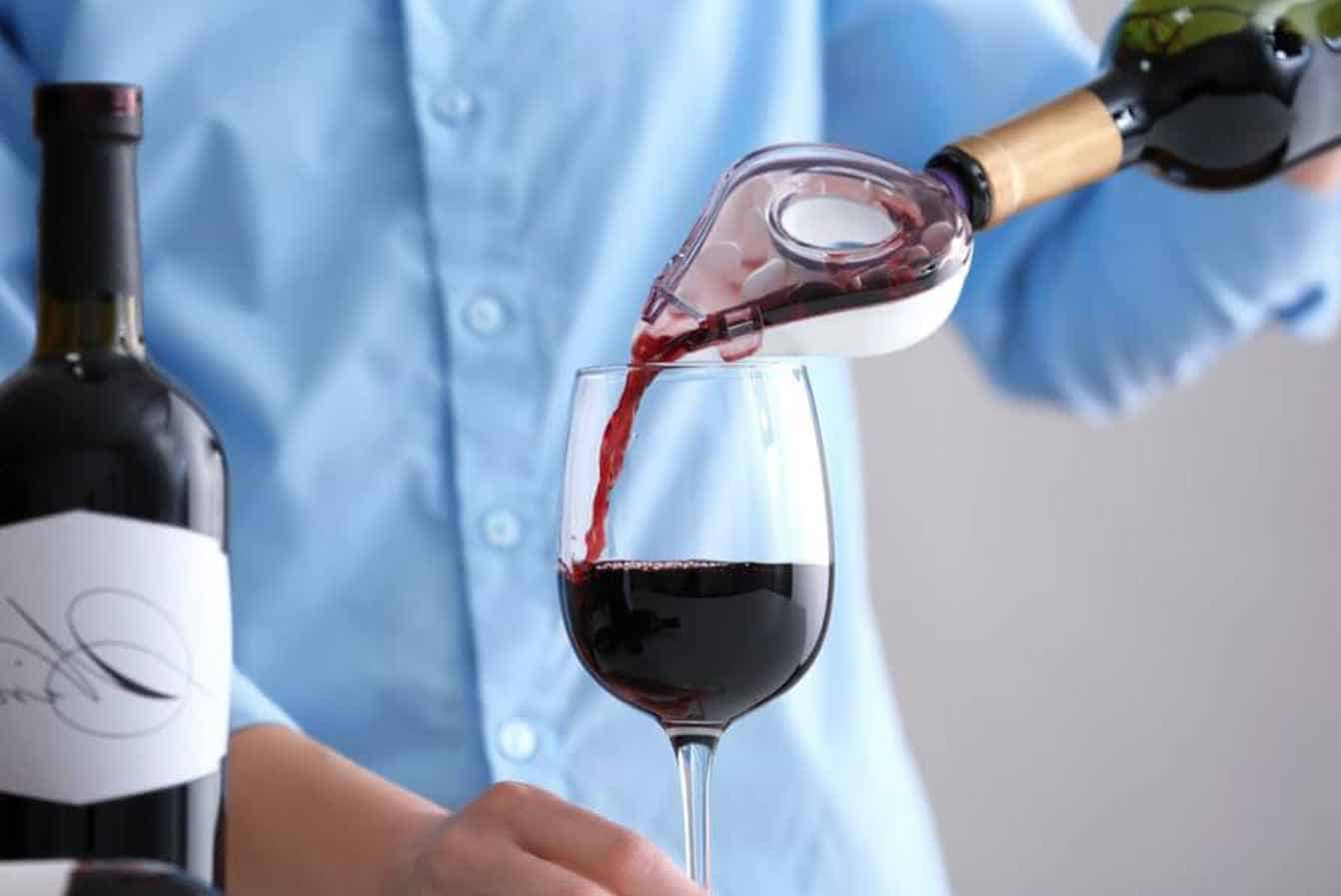 How-to-Properly-Use-a-Wine-Aerator