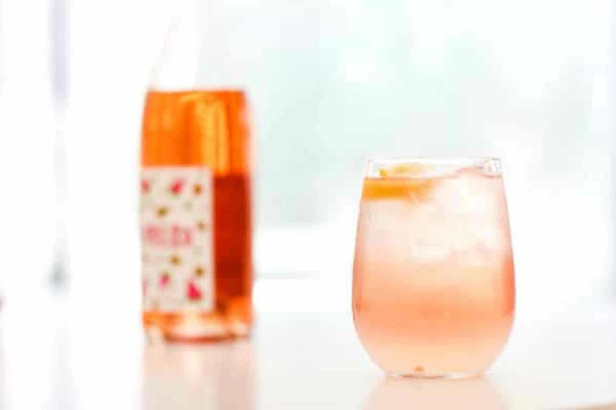 Rose-Lemonade-Cocktail