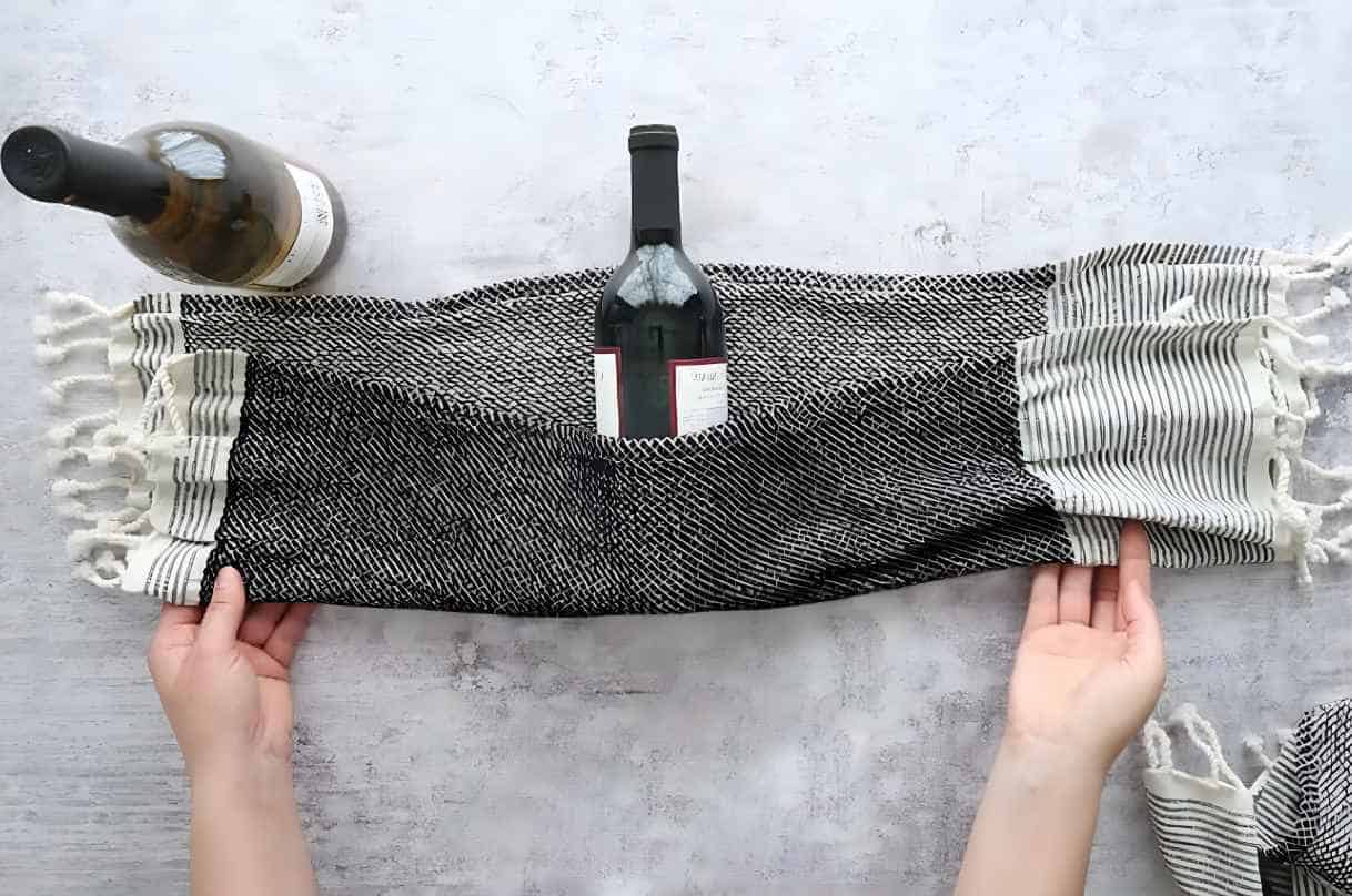 Simple-yet-Elegant-Wine-Bottle-Wraps