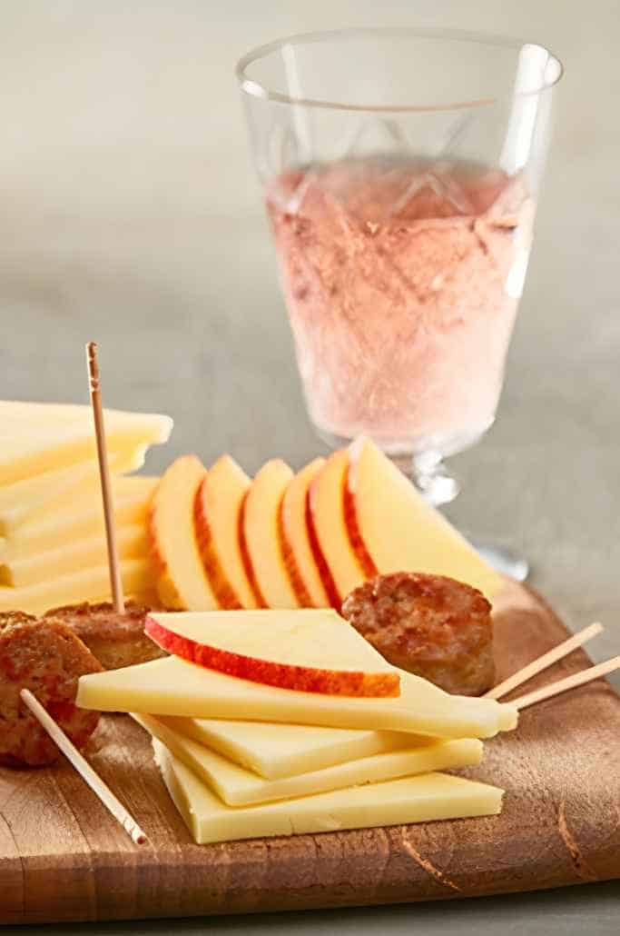Soft-Cheeses-go-with-Rose-Wine