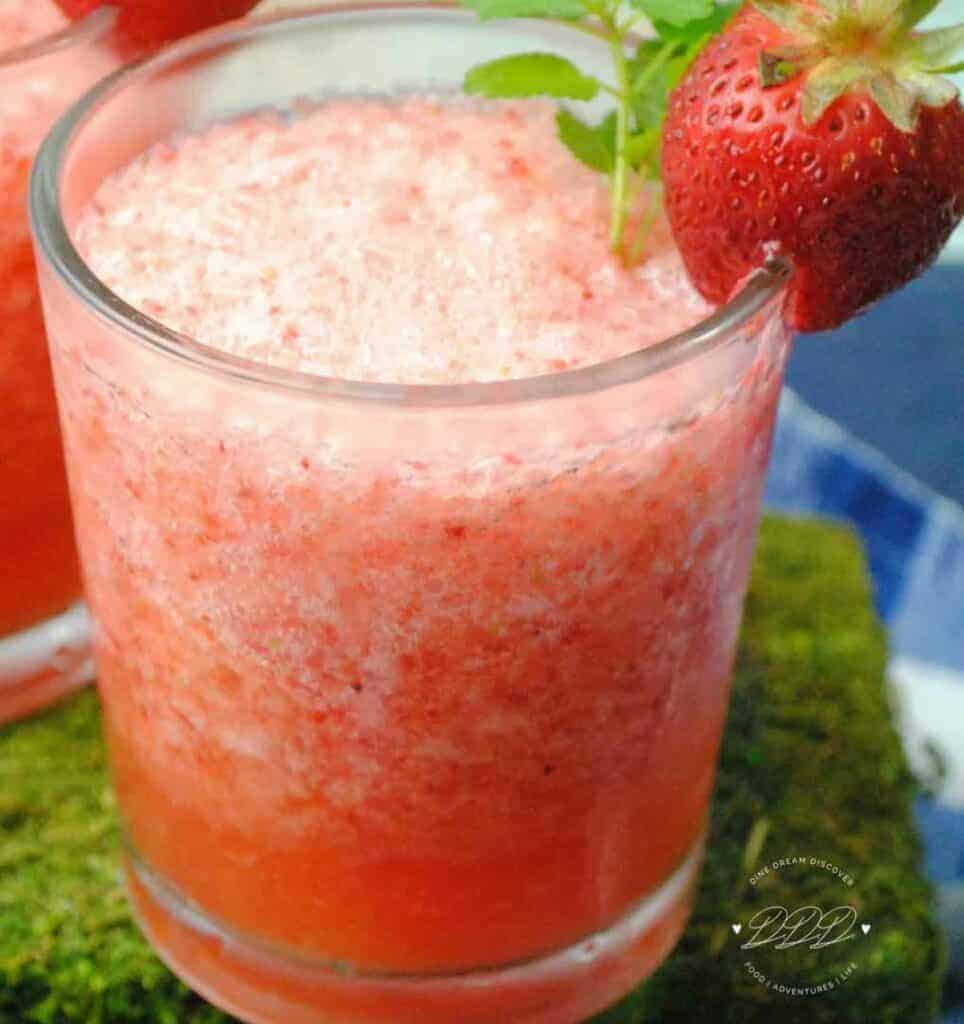 Strawberry-Wine-Slushy-Recipe-by-Dine-Dream-Discover