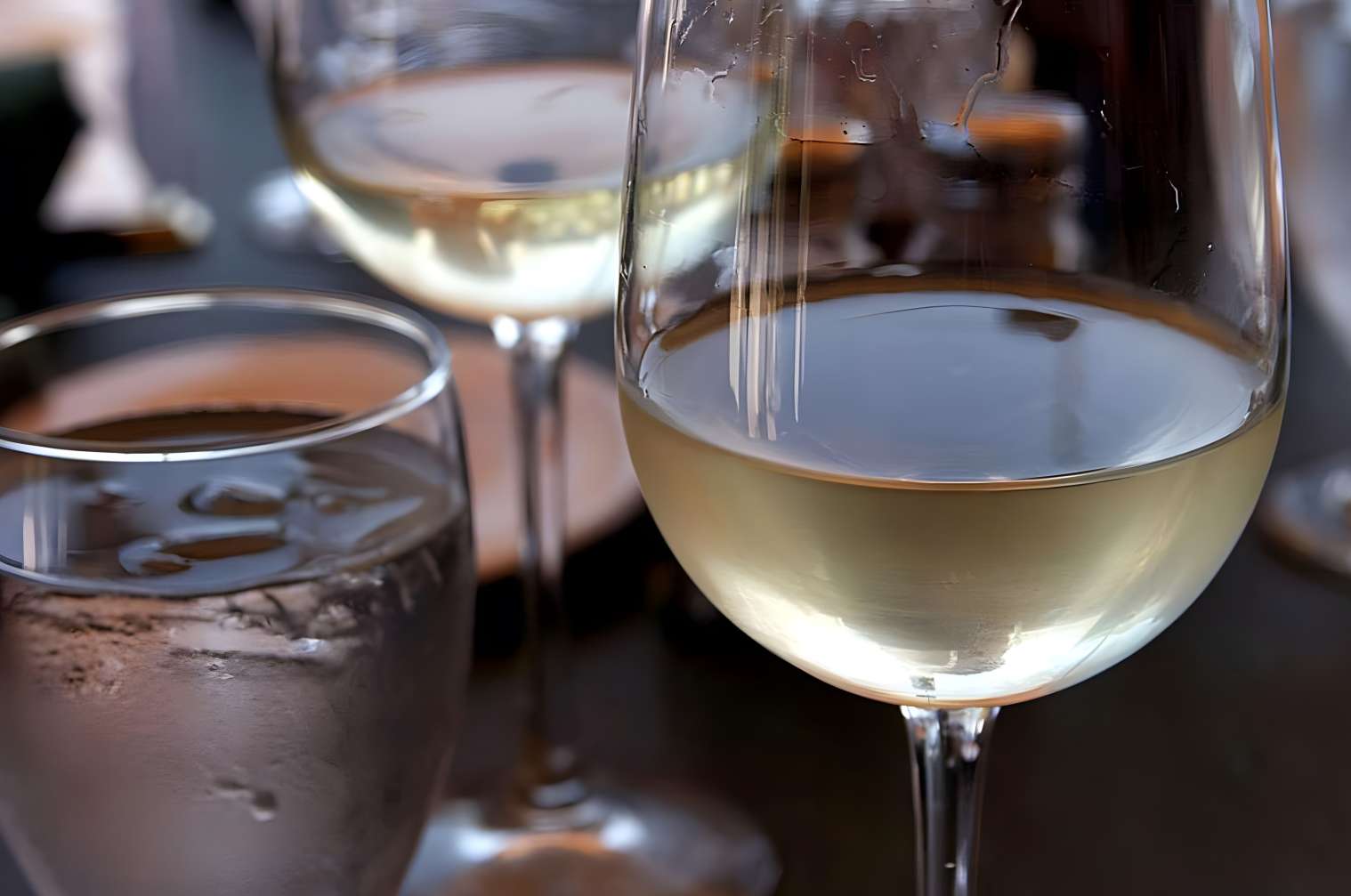 The-Alcohol-Content-of-White-Wine-and-Its-Calorie-Count