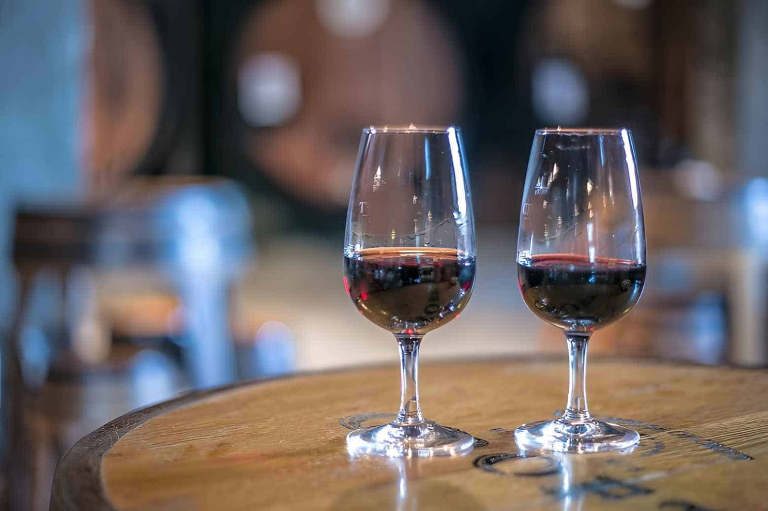 Tips-on-How-to-Serve-and-Drink-Port-Wine-according-to-its-type