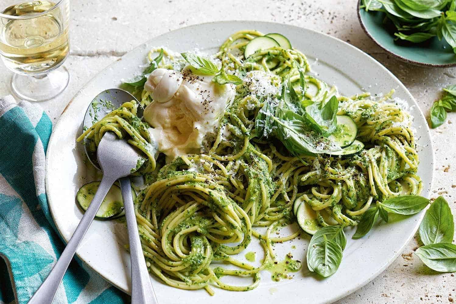 What-Wine-Goes-With-Pesto-based-Pasta