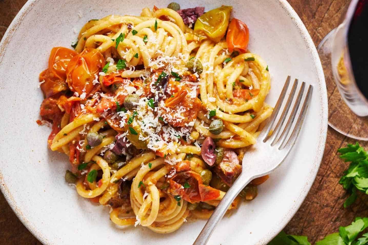 What-Wine-Goes-With-Puttanesca-based-Pasta