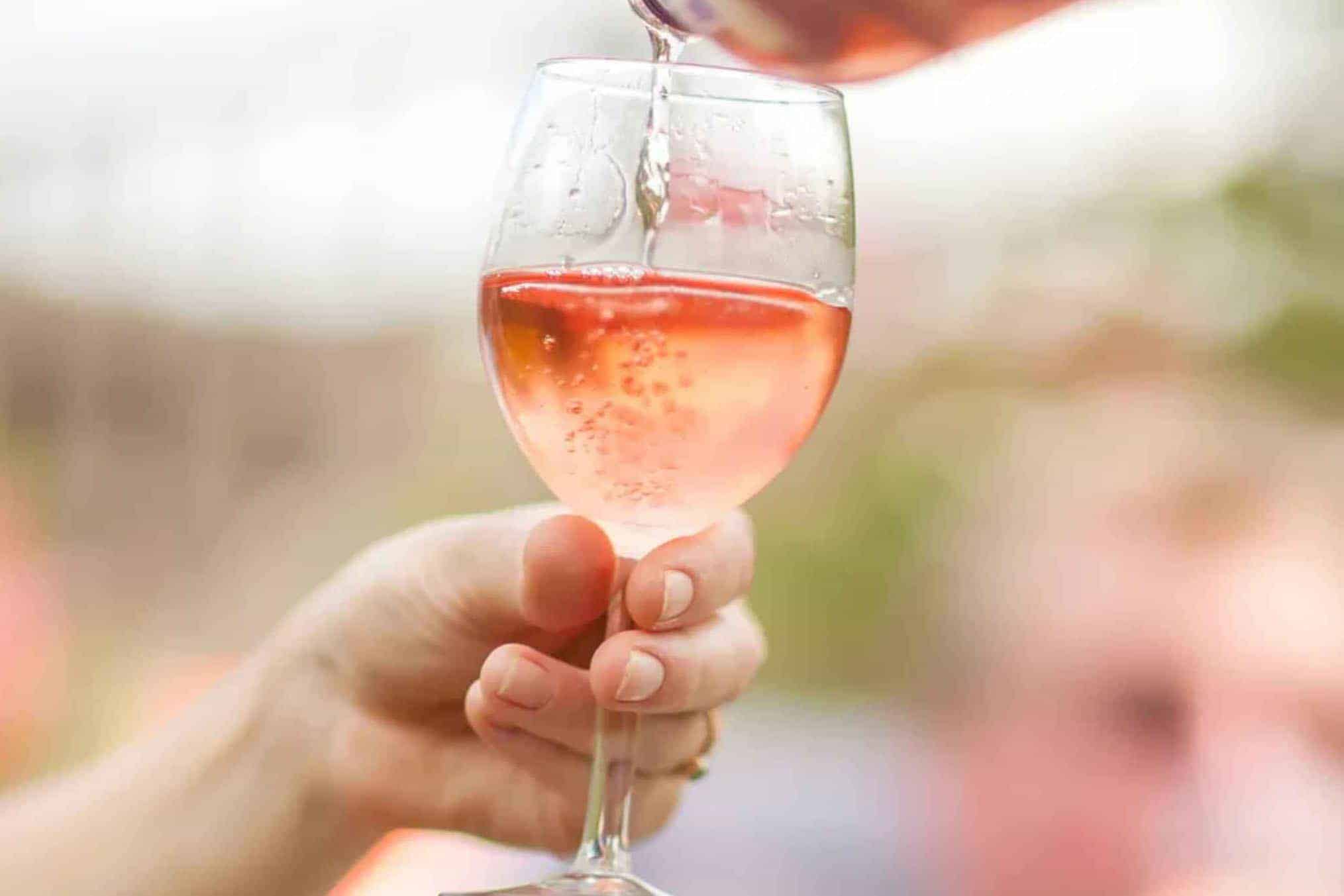 What-are-the-Health-Benefits-of-Blush-Wine