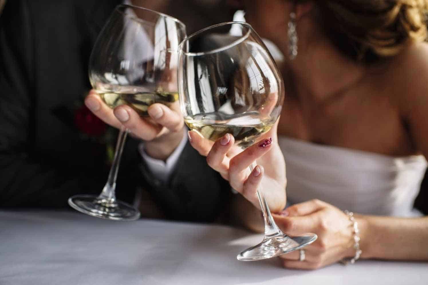 What-are-the-Tips-to-Buy-the-Right-Amount-of-Wedding-Wine