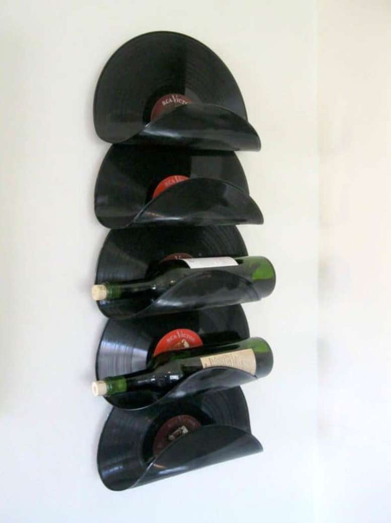 Wine-Rack-Made-From-Upcycled-Vinyl-Records
