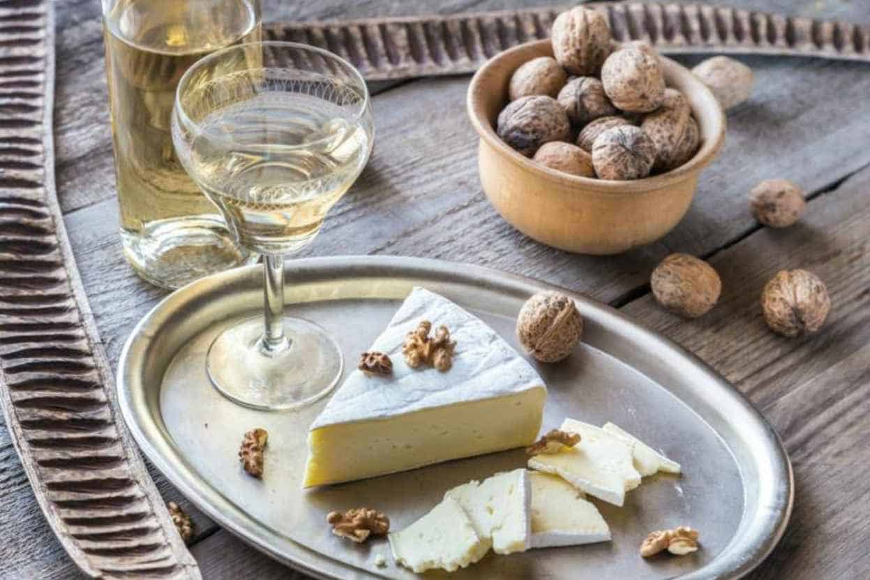 Wines-to-Pair-With-Brie