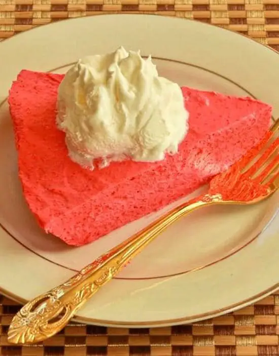 Sugar-Free Low-Carb Raspberry Yogurt Pie