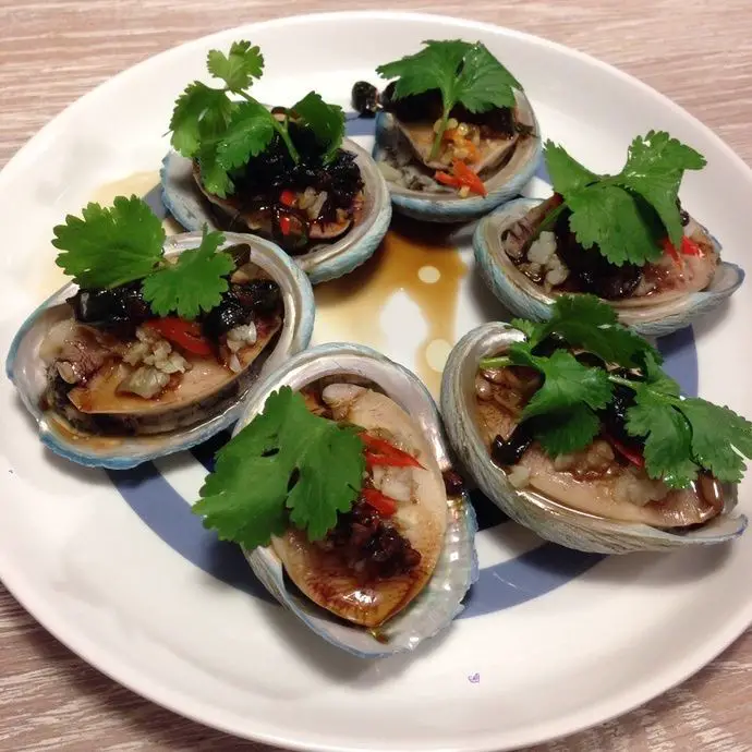 Cantonese-Style Steamed Abalone