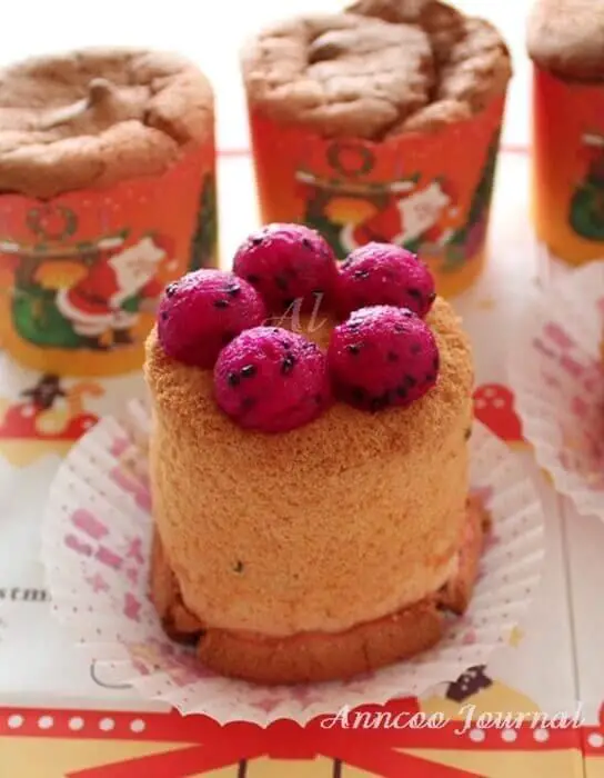 Dragon Fruit Chiffon Cupcakes