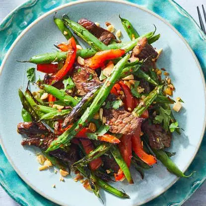 Stir-Fried Green Beans With Steak & Peanuts