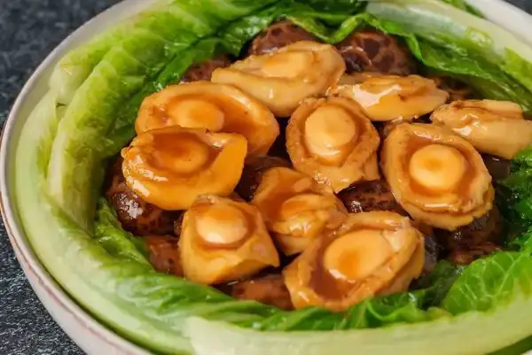 Abalone With Lettuce