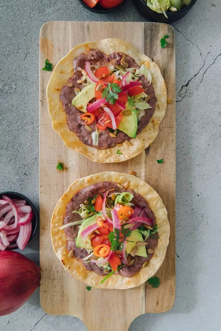 Tostada De Frijoles