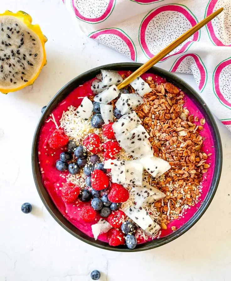 Dragon Fruit Smoothie Bowl