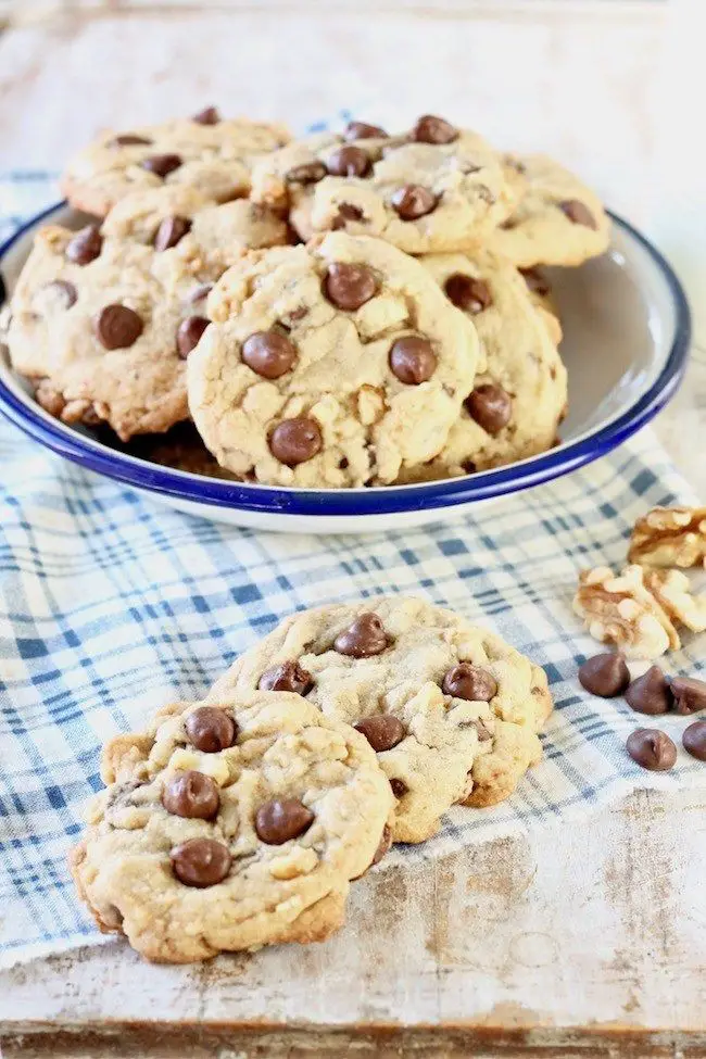 Chocolate Chip Cookies With Walnuts