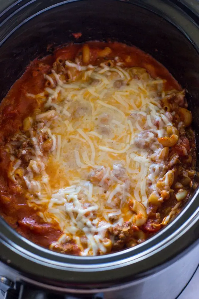 Slow Cooker Ground Beef And Cheese Pasta