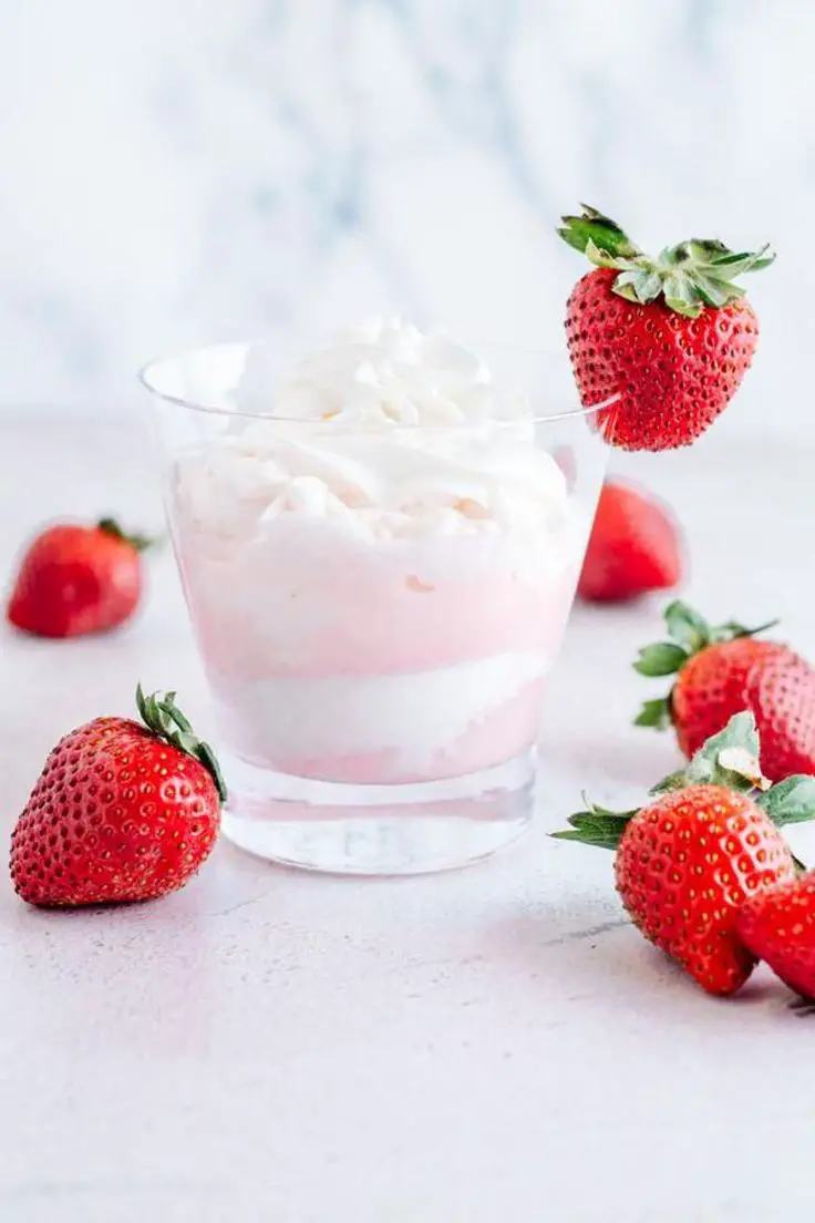 Strawberries & Cream Mudslide Cocktail