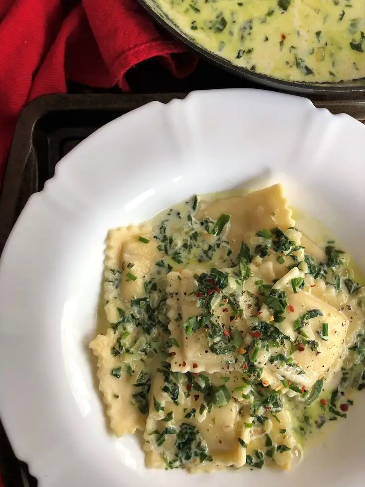 Creamy Garlic & Spinach “White” Sauce