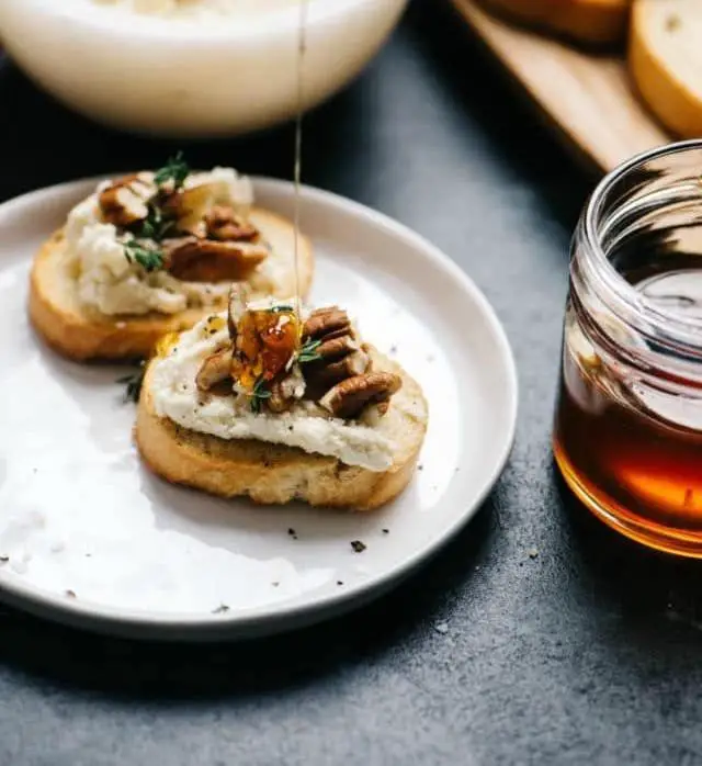 Crostini With Goat Cheese & Honey