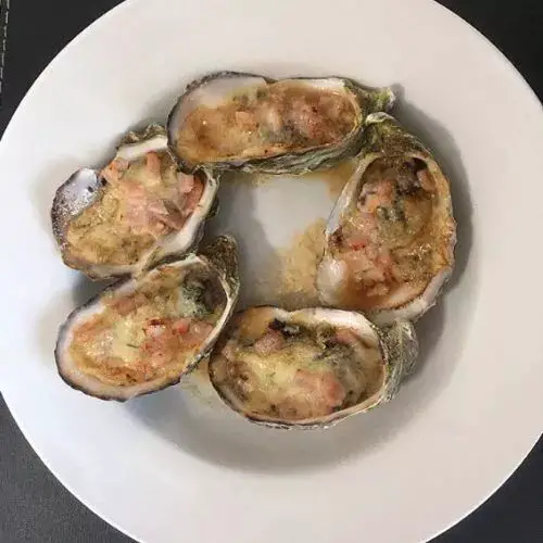 Oysters With Blue Cheese & Bacon