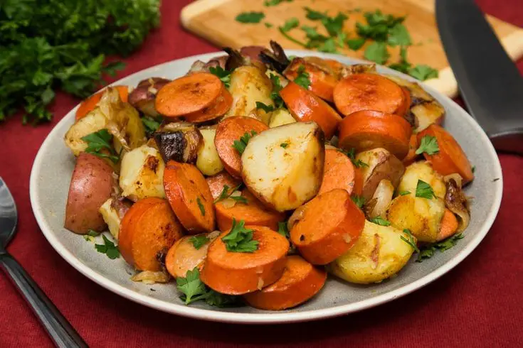 Ring Bologna With Potatoes And Onions