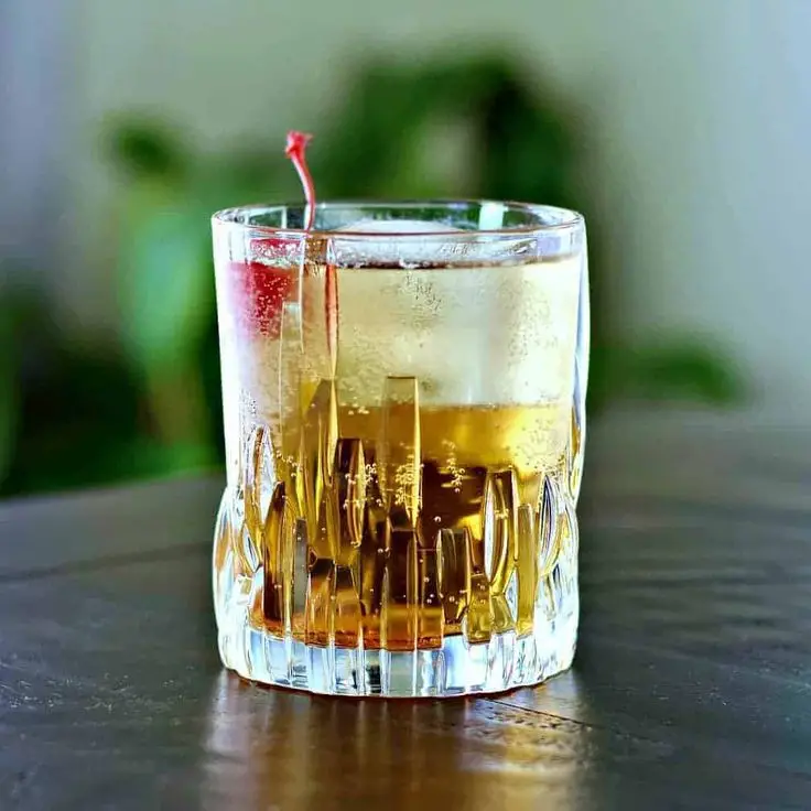 Crown Royal Peach & Cream Whiskey Drink