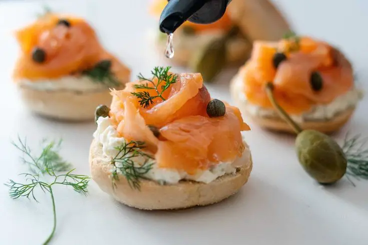 Mini Bagel Bites With Cream Cheese & Smoked Salmon