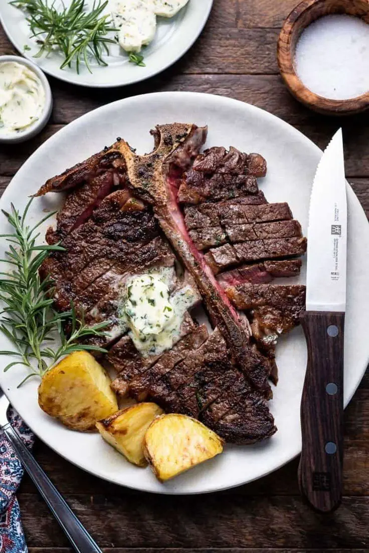 Angus Filets With Red Wine And Rosemary Sauce