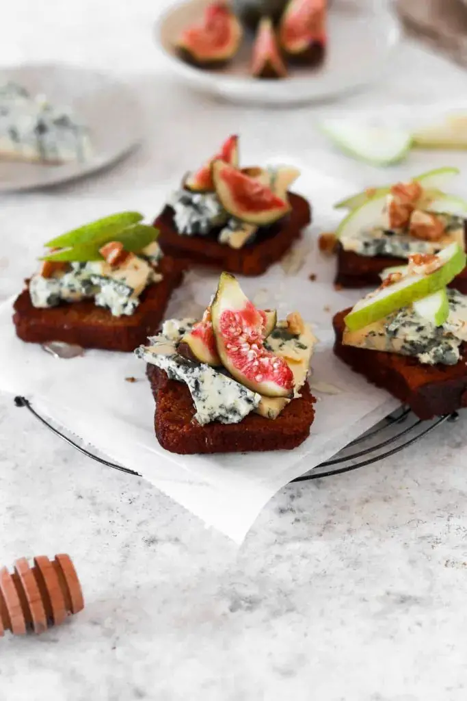 Fried Gingerbread Appetizers With Blue Cheese & Fruits